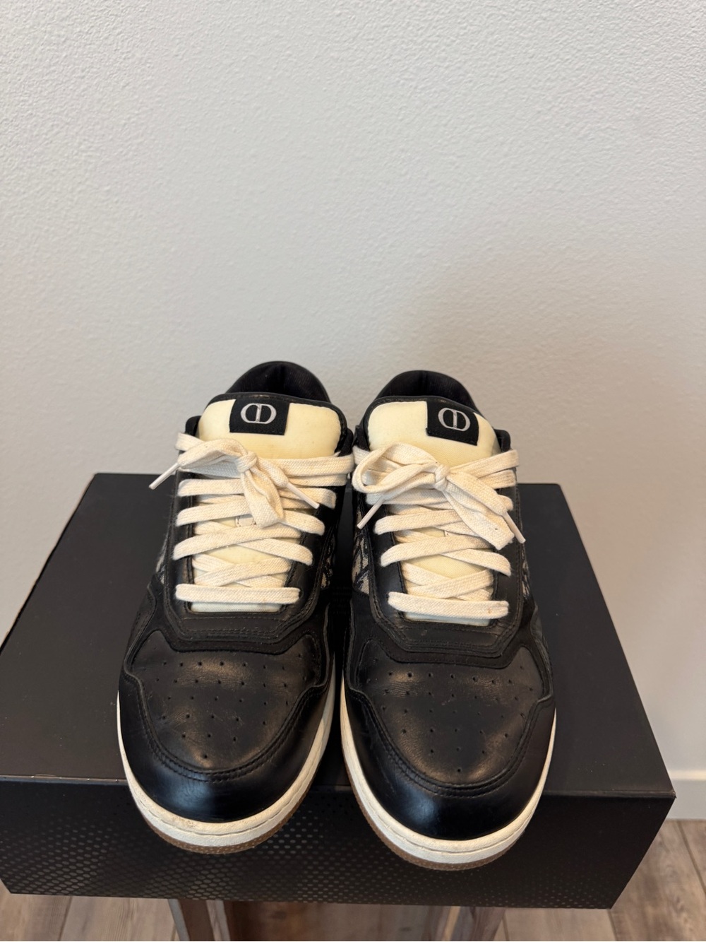 Dior Black and Cream Men's Low-Top Sneakers - Picture 2 of 16